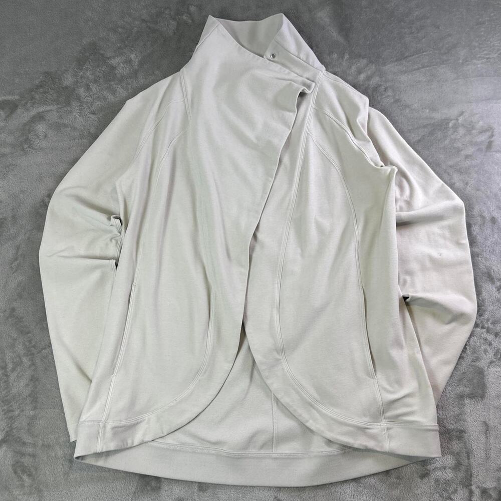 Lululemon Women’s Wrap Cardigan Jacket Cream Lightweight Athleisure Size 8